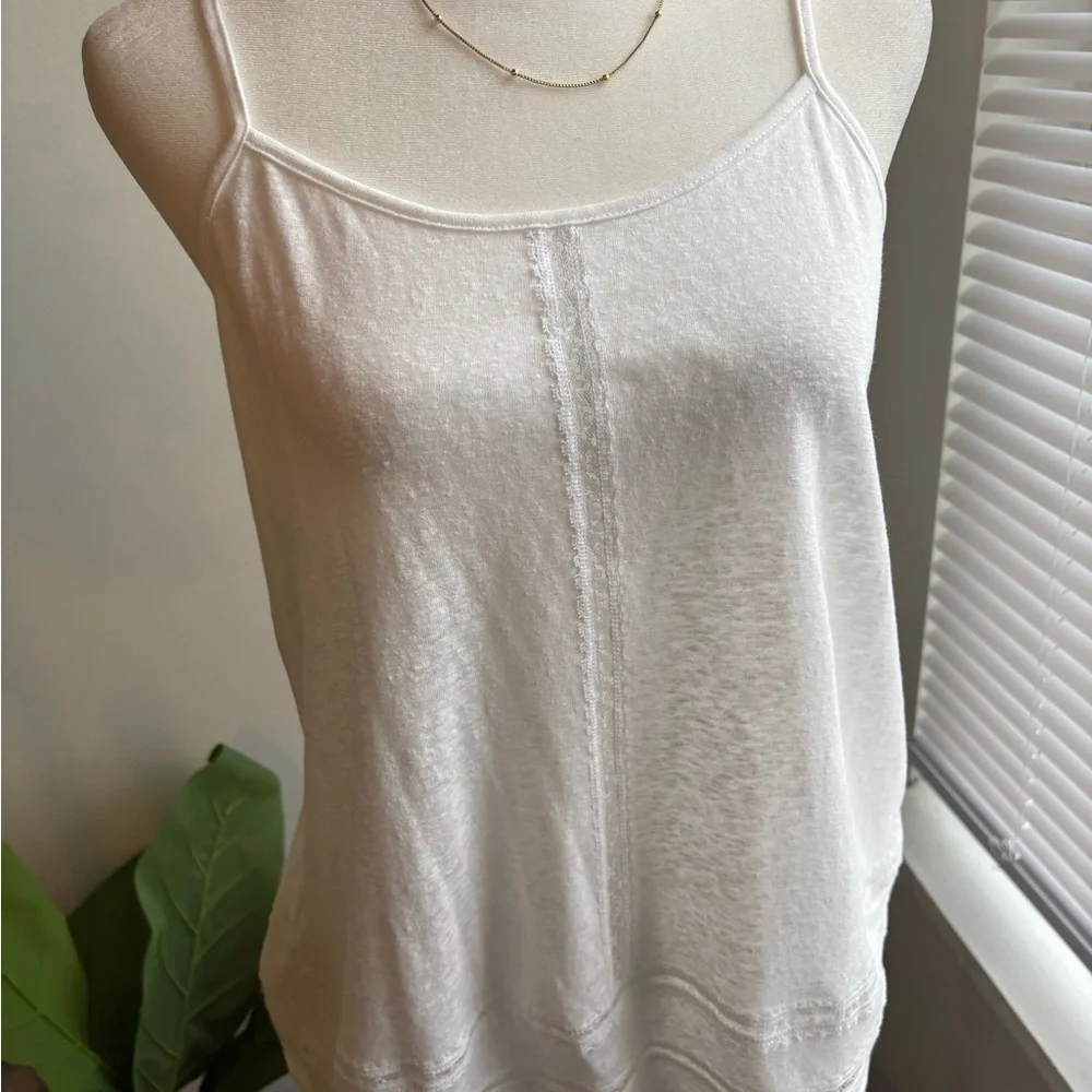 Victoria's Secret White Camisole Top. SIZE M - Picture 2 of 6